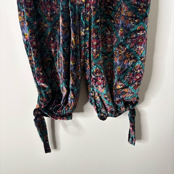 Anthropologie Percie Velvet Harem Joggers Floral - Picture 5 of 8